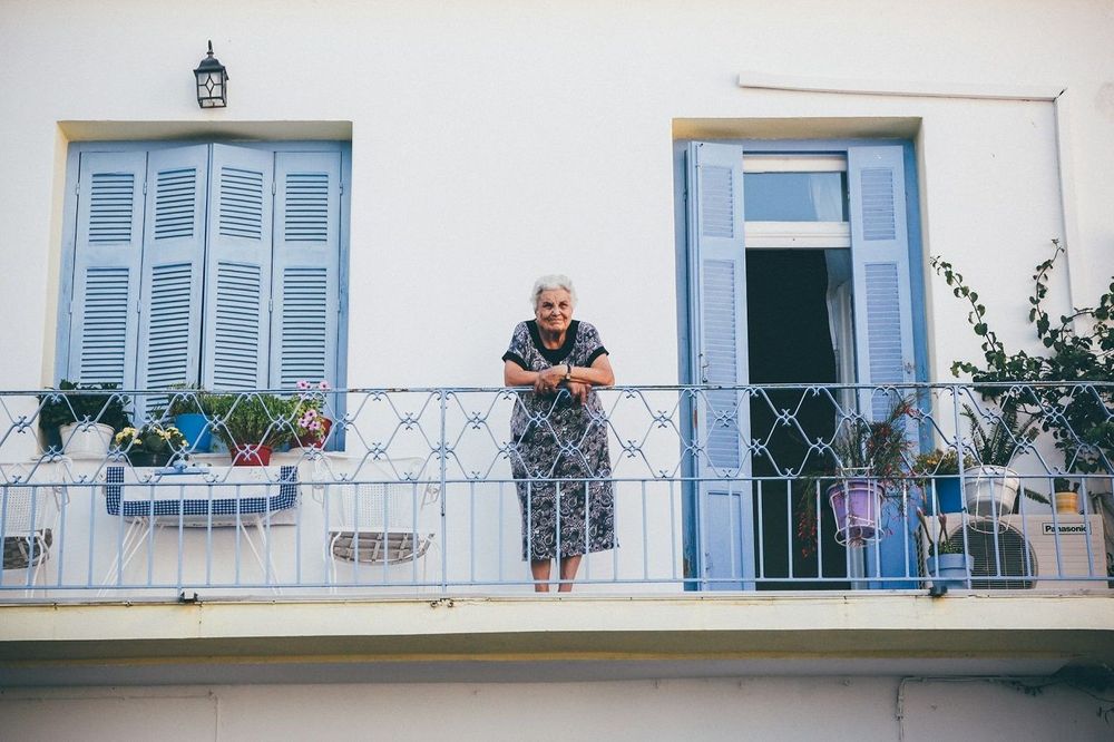 Anticiper l'avenir : pourquoi adapter son domicile avec un monte-escalier est essentiel à partir d'un certain âge | So Busy Girls