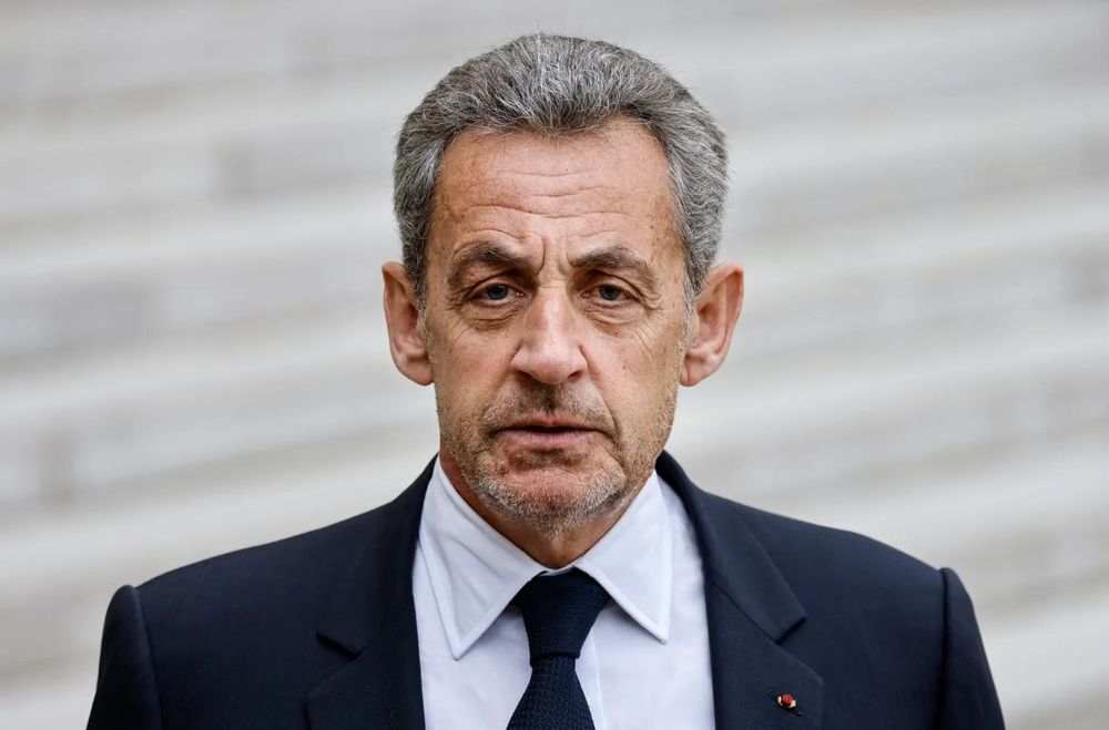 « Je lui étais reconnaissant » : ce que Brigitte Macron a fait pour Nicolas Sarkozy dans ses jours les plus difficiles | So Busy Girls