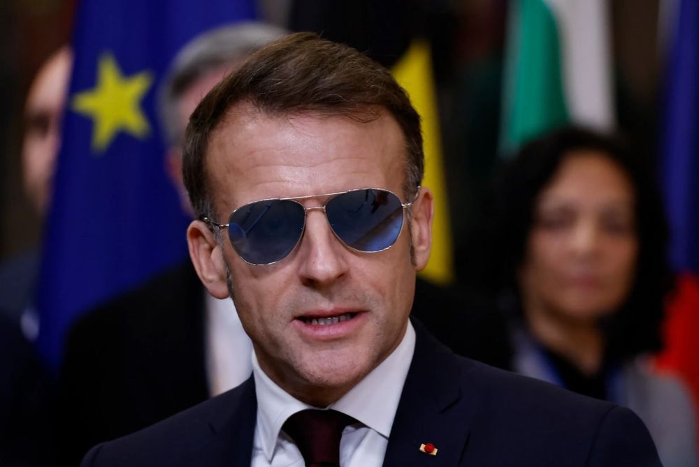 Derrière les lunettes d’Emmanuel Macron, ces ouvrières qui parlent d’un immense sentiment d’injustice | So Busy Girls