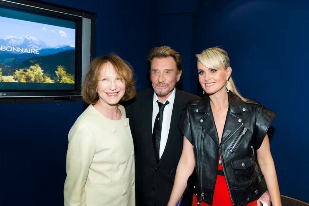 Quelques mois avant sa mort, Nathalie Baye lâchait cette phrase troublante sur Laeticia Hallyday | So Busy Girls
