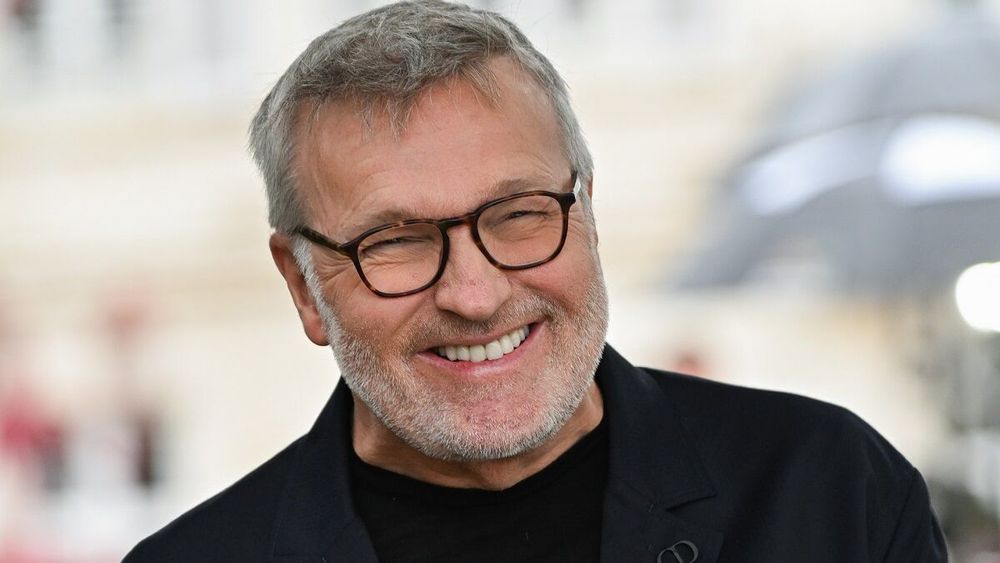 « Moi je trouve qu’elle fait le taf » : Laurent Ruquier défend Léa Salamé dans la polémique autour de son interview ratée de Marion Cotillard | So Busy Girls