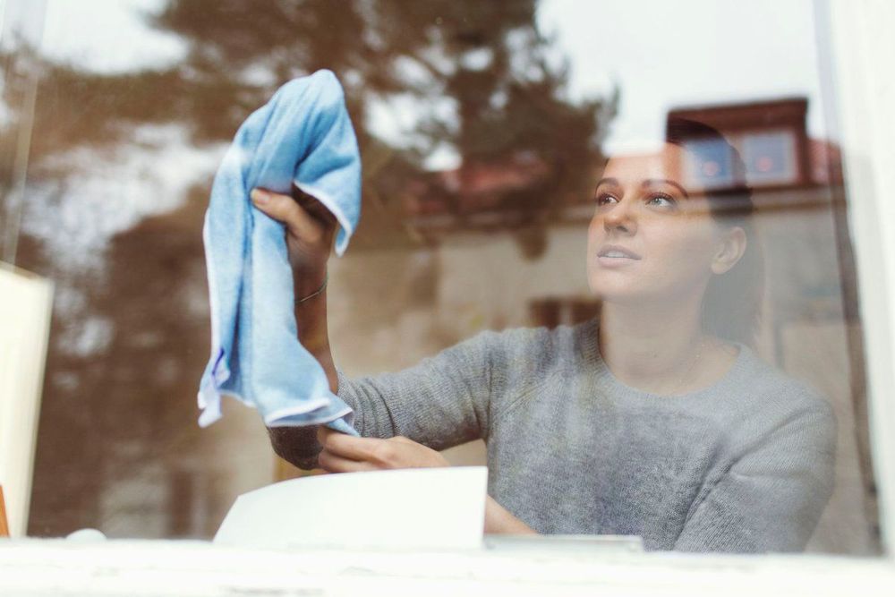 7 astuces géniales pour nettoyer ses vitres sans aucune trace en moins de 2 minutes | So Busy Girls