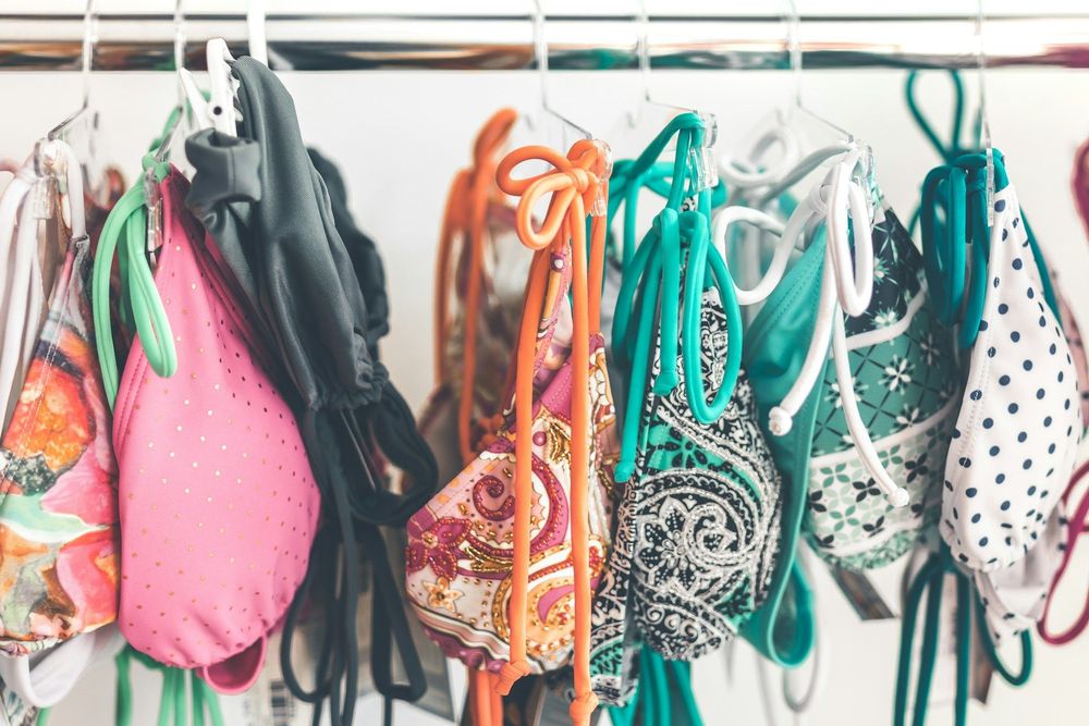 Pourquoi le maillot de bain menstruel est l'allié parfait pour vos journées à la plage ! | So Busy Girls