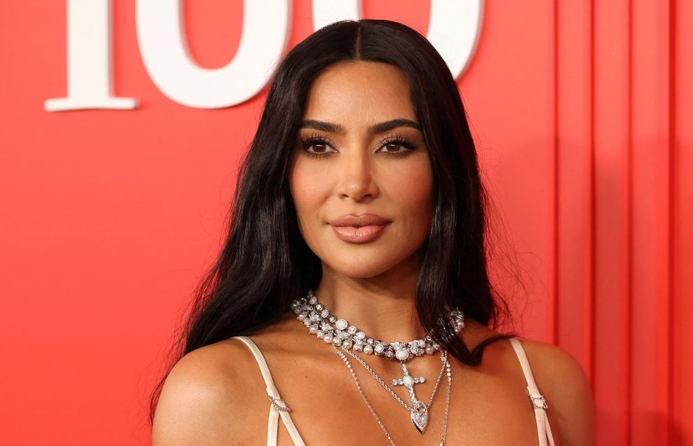 "J’ai eu un petit anévrisme" : Kim Kardashian révèle la cause de son anévrisme | So Busy Girls