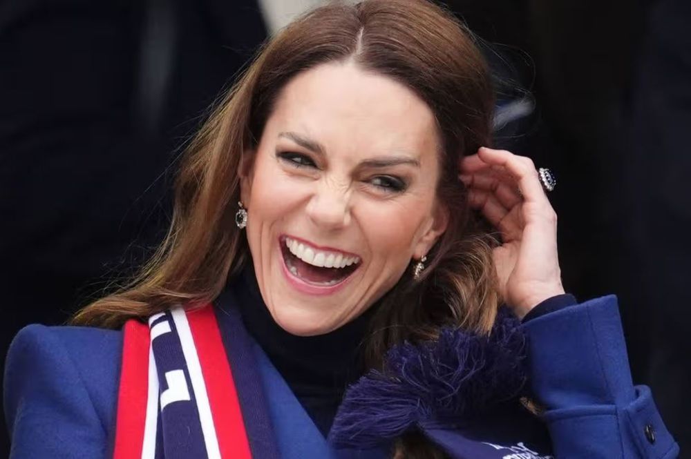 Kate Middleton radieuse en solo à Twickenham : cette apparition qui fait parler en pleine tempête royale | So Busy Girls