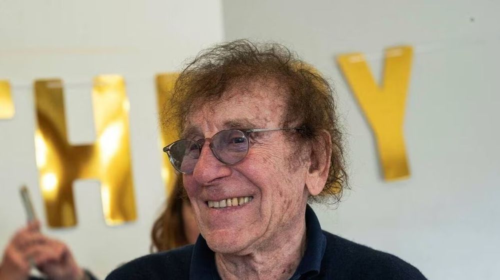 Alain Souchon prêt à quitter la France ? Laurent Voulzy affirme que la séquence a été coupée | So Busy Girls