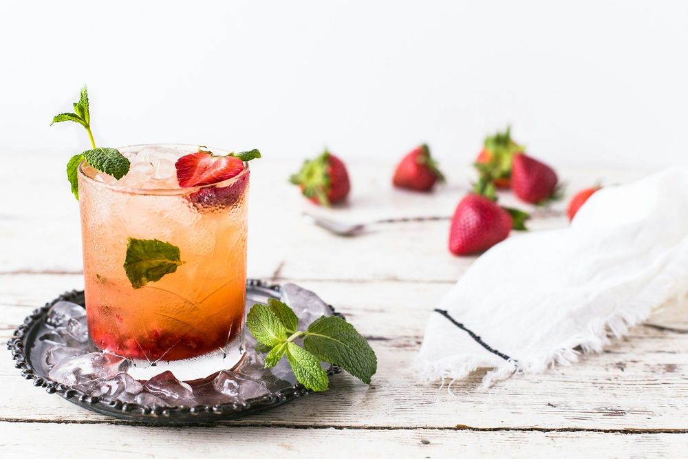 La recette du "Sleepy Girl Mocktail", la boisson tendance qui promet des nuits paisibles | So Busy Girls