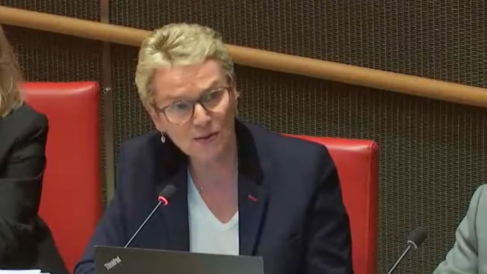 “C’est faux, archi faux !” : Élise Lucet explose face aux accusations sur les frais à France Télévisions | So Busy Girls