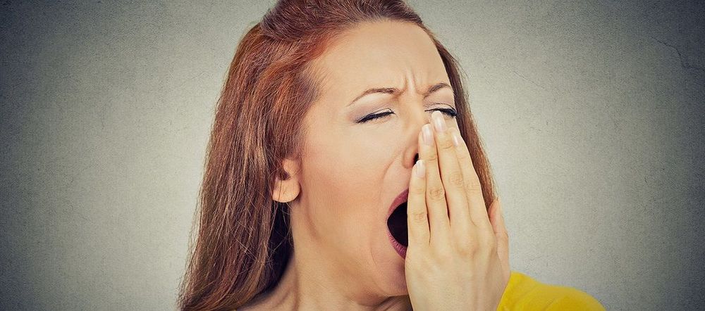Pourquoi on ne peut pas s'empêcher de bâiller si on voit une personne qui bâille | So Busy Girls