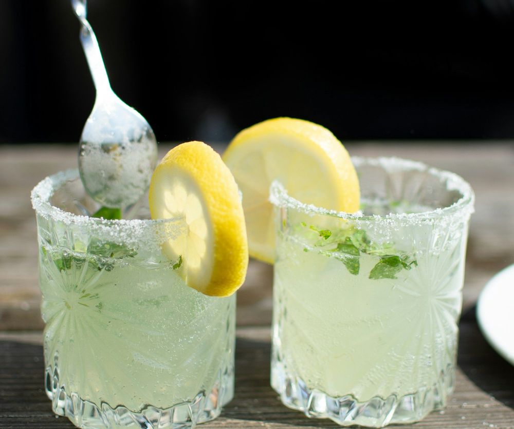 Découvrez le Frescu, le cocktail corse qui promet de remplacer le Spritz cet été | So Busy Girls