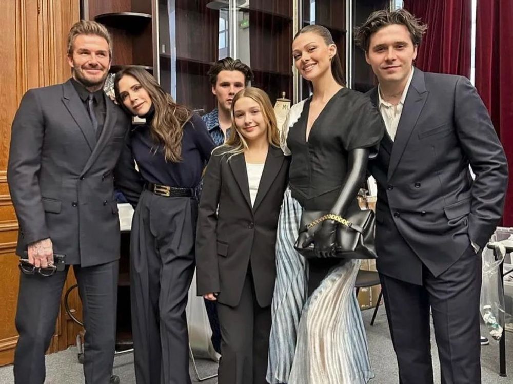 Marié à Nicola Peltz et en froid avec ses parents, Brooklyn reçoit un message inattendu de sa sœur Harper | So Busy Girls