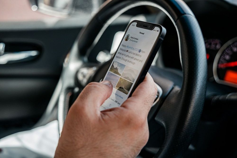 Téléphone au volant : une suspension de permis de 6 mois annoncée dans les Landes | So Busy Girls