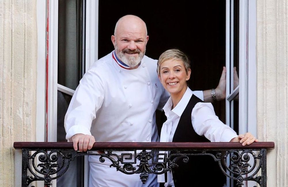 Philippe Etchebest très convoité, mais déjà pris : l’histoire d’amour solide qui le lie à Dominique depuis plus de 20 ans | So Busy Girls