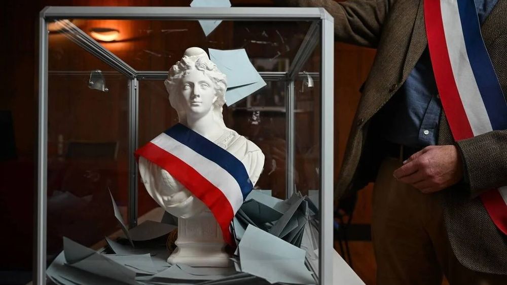 “Ce n’est pas normal” : l’étrange confusion signalée par LFI dans plusieurs bureaux de vote parisiens intrigue en pleine élection | So Busy Girls