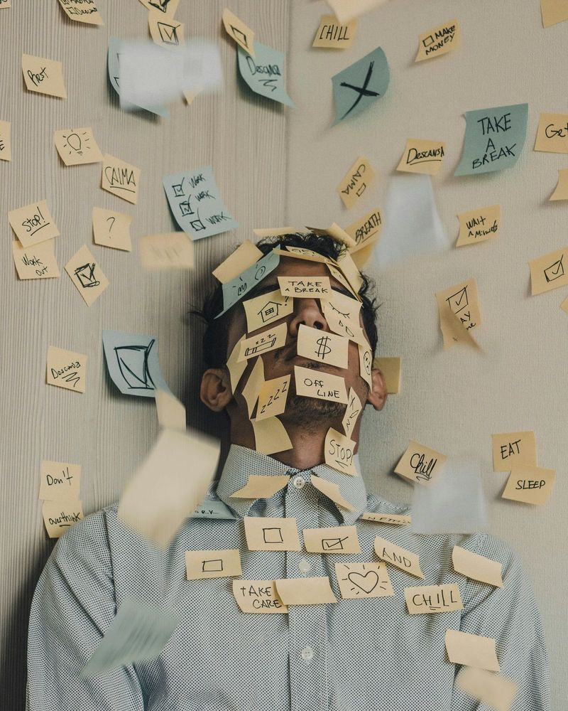 8 signes qui indiquent que votre batterie sociale est vide | So Busy Girls