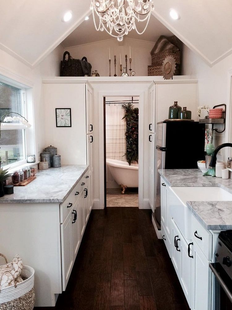 Cette petite maison ne fait que 18m² mais elle est aussi luxueuse qu'un manoir | So Busy Girls