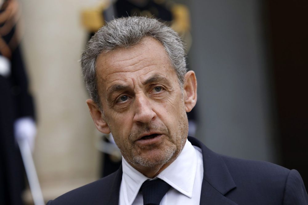 Après la prison, Nicolas Sarkozy réapparaît, mais ce détail intrigue tous ses proches | So Busy Girls
