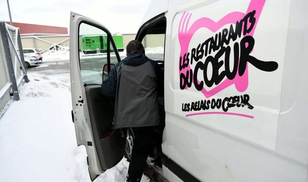 Restos du Cœur : « J’ai une petite idée comme ça… », il y a 40 ans, Coluche lançait un appel qui a changé la France | So Busy Girls