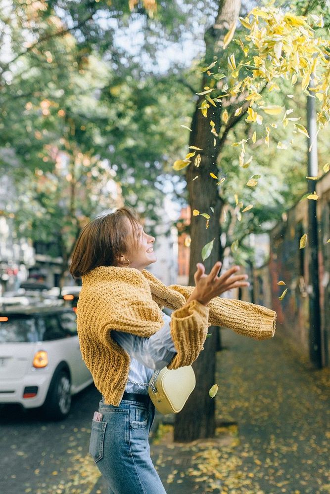 3 conseils pour créer un look féminin avec un pull oversize | So Busy Girls