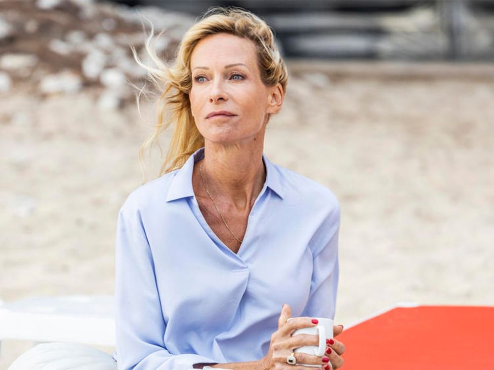 Coup dur pour Rebecca Hampton : à peine arrivée dans « Nouveau Jour », elle disparaît déjà de l’écran | So Busy Girls