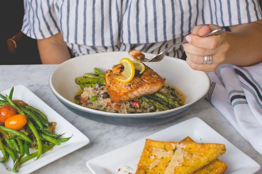 Rappel massif de poisson contaminé à la listeria vendu dans plusieurs enseignes en France : ne le consommez pas ! | So Busy Girls