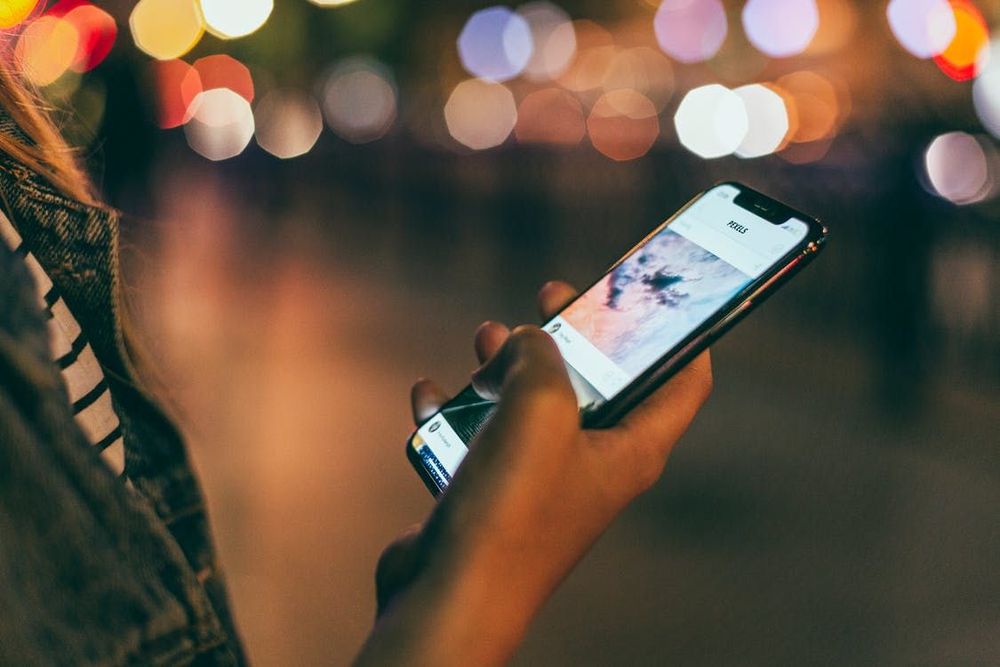 Lire les SMS de quelqu’un sans installer de logiciel sur son smartphone | So Busy Girls
