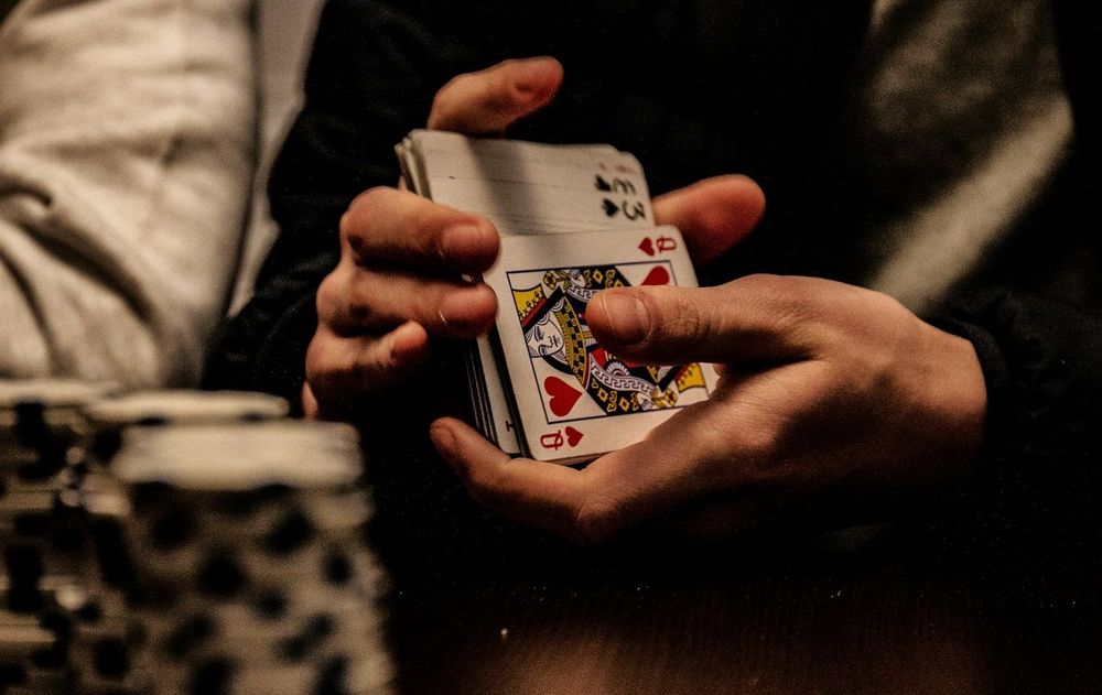 Les combinaisons de cartes de poker les plus puissantes au casino en ligne français | So Busy Girls