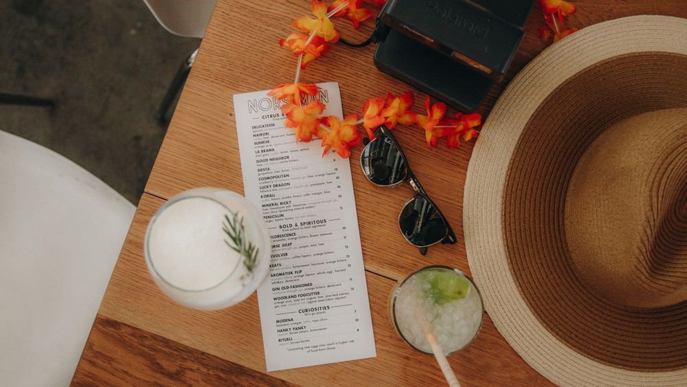 Budget vacances : les 3 dépenses invisibles qui font déraper la semaine | So Busy Girls