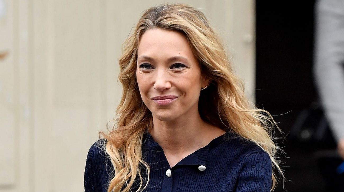 Un galop, du cuir, du rock : Laura Smet rouvre la porte des souvenirs pour Johnny Hallyday