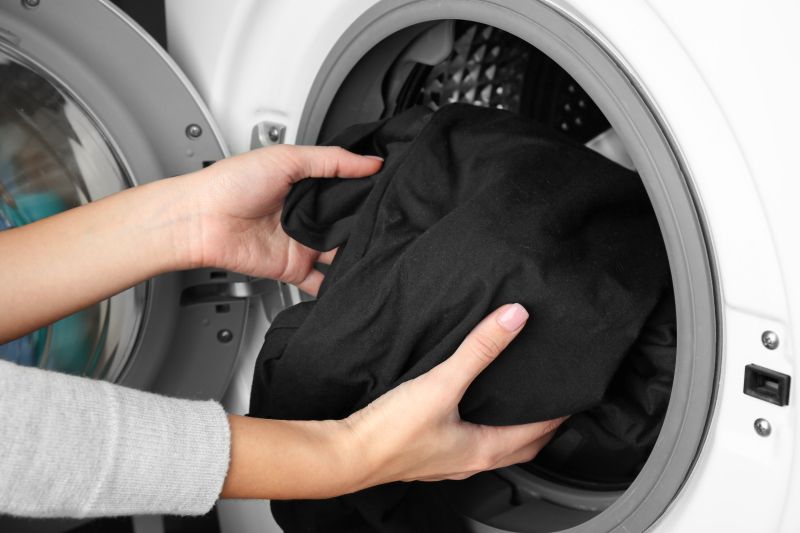 Faut-il utiliser une lessive pour v&ecirc;tements fonc&eacute;s.