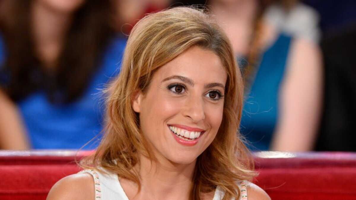 Léa Salamé : Des cheveux de m****, les consignes étonnantes que France 2 lui a imposées sur son look pour le 20h