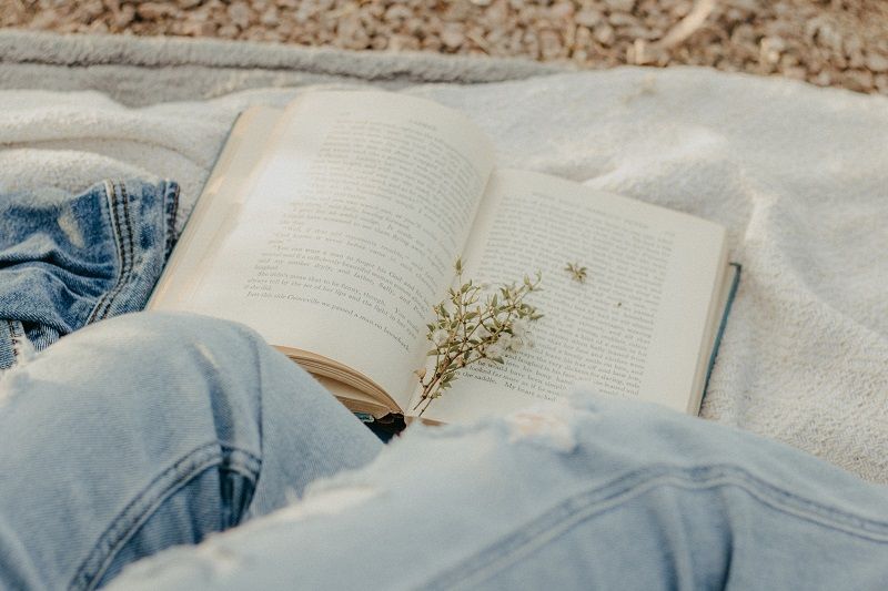 lire-femme-jean