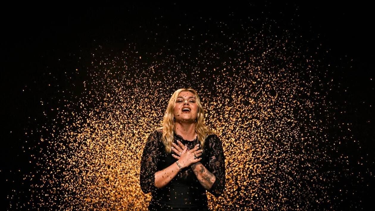 Louane revisite un tube culte des ann&eacute;es 2000 avec son tout premier producteur