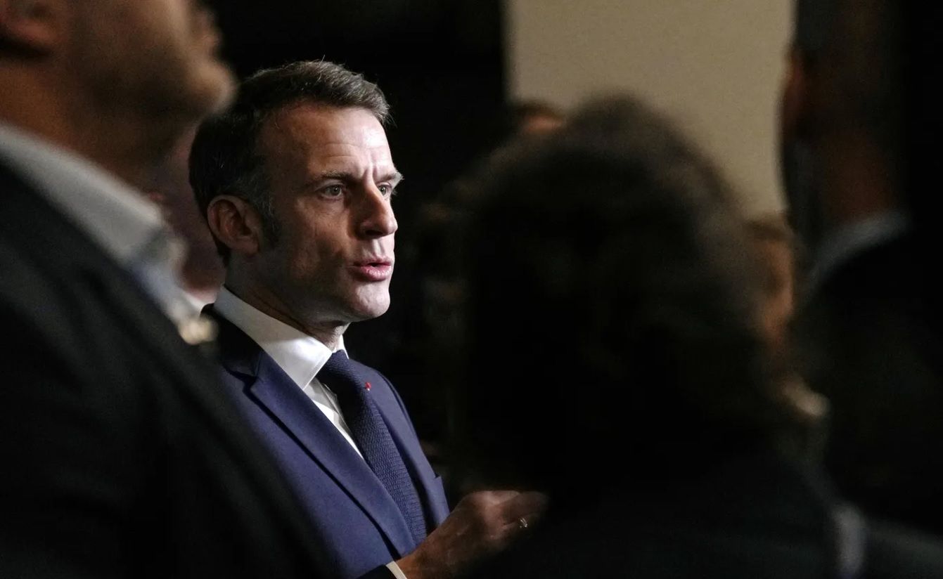 Marche pour Quentin Deranque à Lyon : Emmanuel Macron appelle au calme et annonce une riposte contre les groupes violents