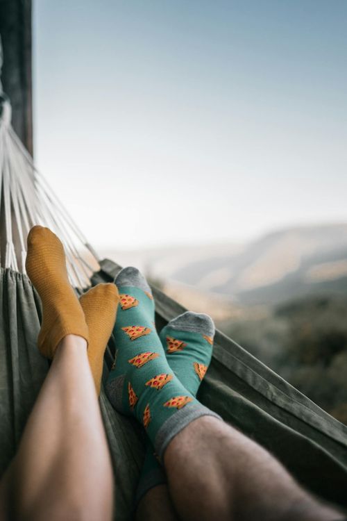 Pourquoi garder ses chaussettes quand on fait l'amour permet d'avoir un orgasme plus facilement | So Busy Girls