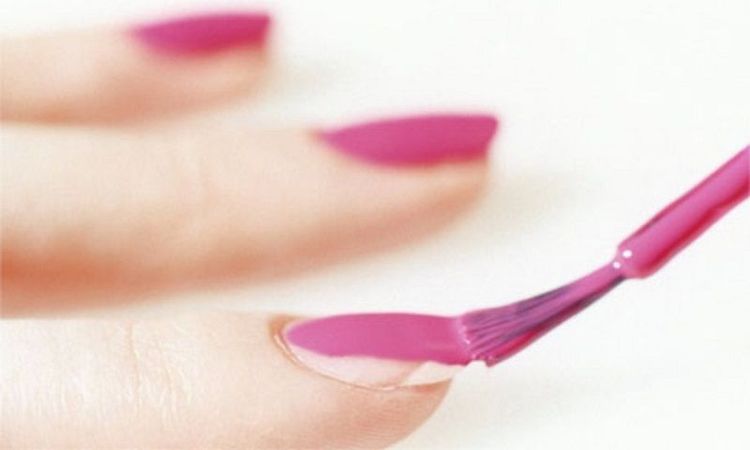 TOUJOURS UTILISER LA COMBINAISON BASE + COULEUR + TOP COAT | So Busy Girls