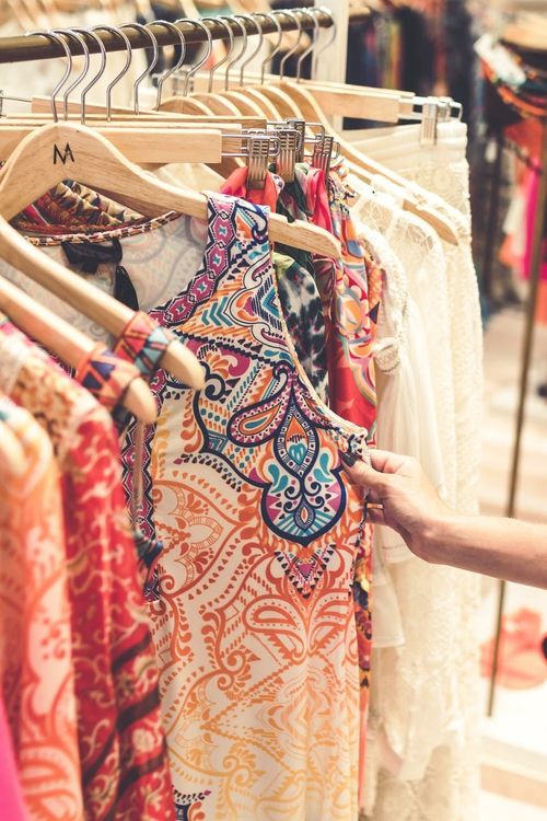 Soldes d’été 2026 : 8 questions à se poser pour acheter moins mais mieux | So Busy Girls