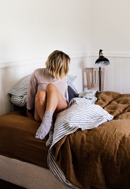 Dormir avec ses chaussettes : ce qu'il faut savoir pour s'endormir plus vite sans raccourcir ses nuits | So Busy Girls