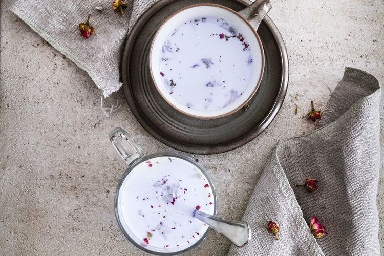 Pour mieux dormir cette nuit, buvez une tasse de Moon Milk ! | So Busy Girls