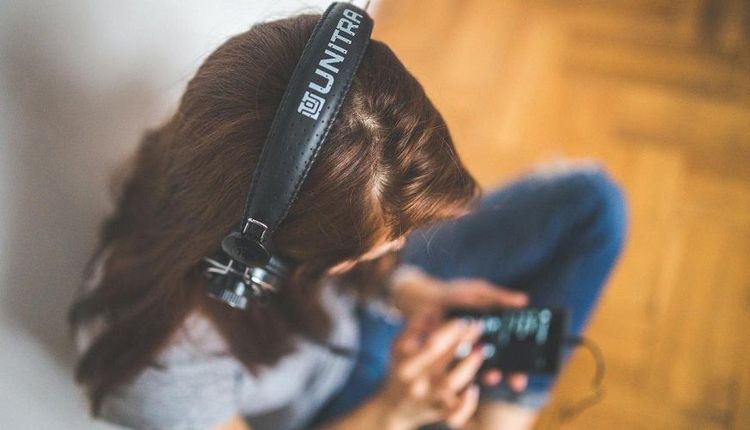 Voilà pourquoi on a envie d'écouter de la musique déprimante quand on est triste | So Busy Girls