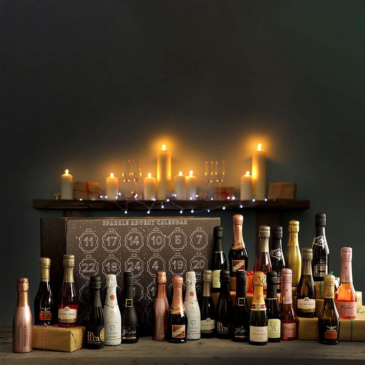 Ce Calendrier de l'Avent un peu spécial contient des bouteilles de champagne et de prosecco | So Busy Girls