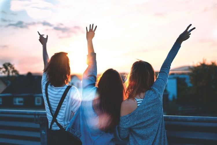 Les 7 phrases que vous devez éviter de prononcer si vous voulez être heureux | So Busy Girls