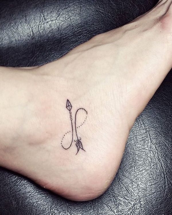 22 petits tatouages sur le pied qui vont vous faire craquer | So Busy Girls