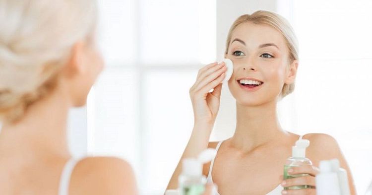 Eau micellaire sans rinçage : faut-il la rincer quand même ? | So Busy Girls