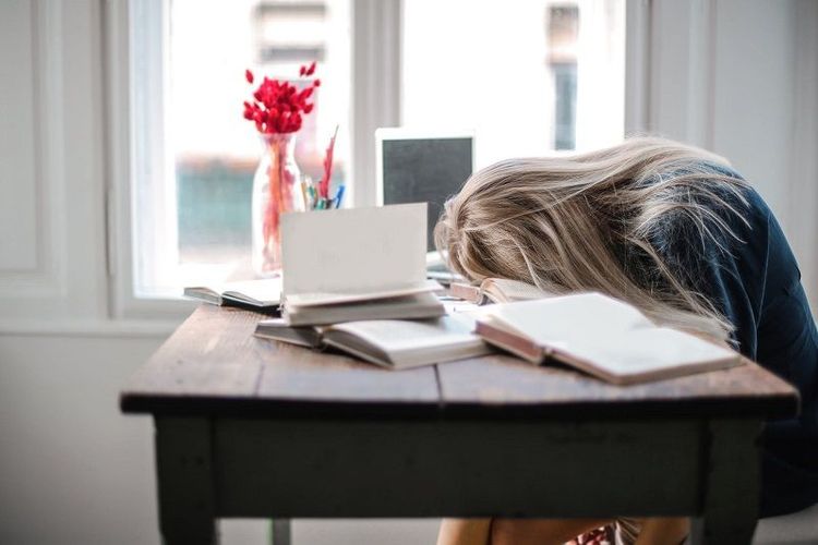 5 signes que vous souffrez de fatigue pandémique et 8 conseils pour y remédier au plus vite | So Busy Girls