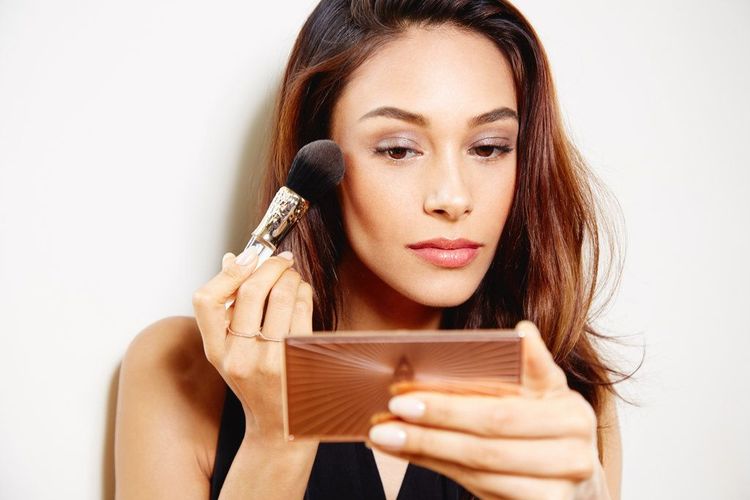 N'UTILISEZ PAS DE MIROIR GROSSISSANT | So Busy Girls