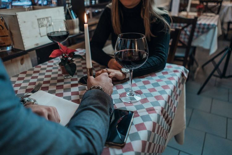 7 faux pas à éviter pour ne pas ruiner un premier rendez-vous | So Busy Girls