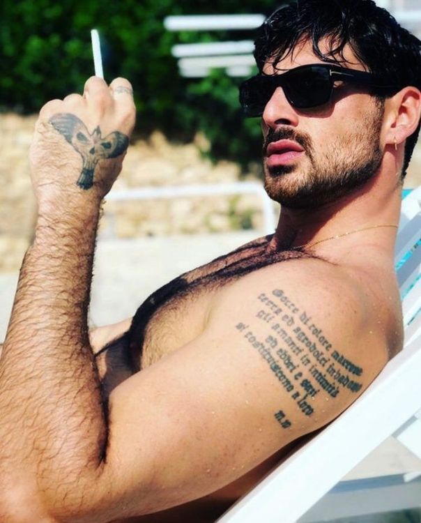 365-dni-michele-morrone-tatouages-2
