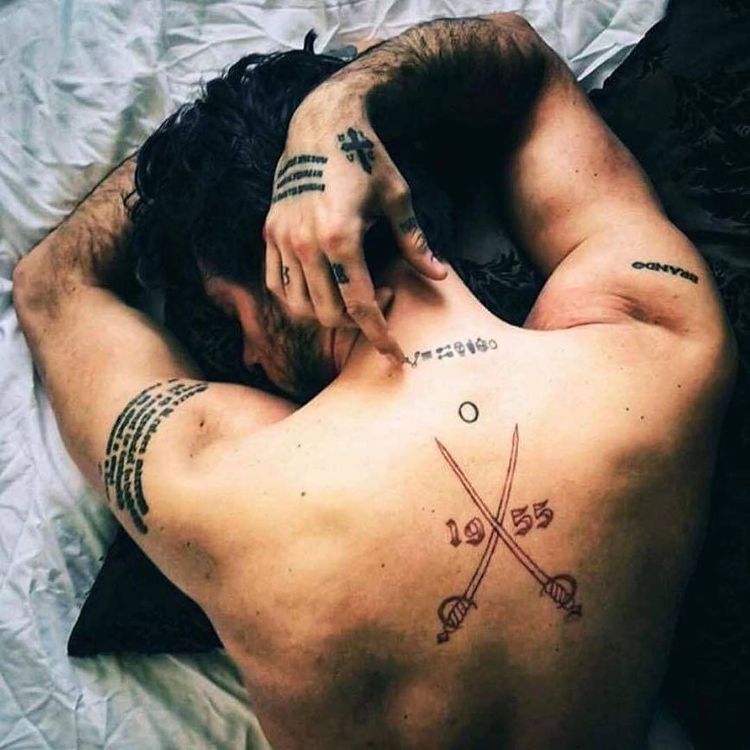 365-dni-michele-morrone-tatouages