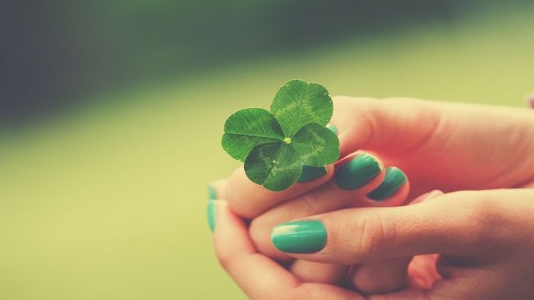 Horoscope week-end : ces signes pourraient enfin voir la chance tourner en leur faveur | So Busy Girls
